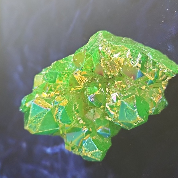 Green Aura titanium crystal cluster - Picture 3 of 4